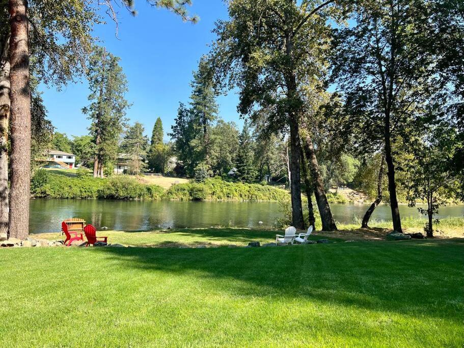 Deluxe Cabin 1 - Rogue River Resort Грант-Пасс Экстерьер фото